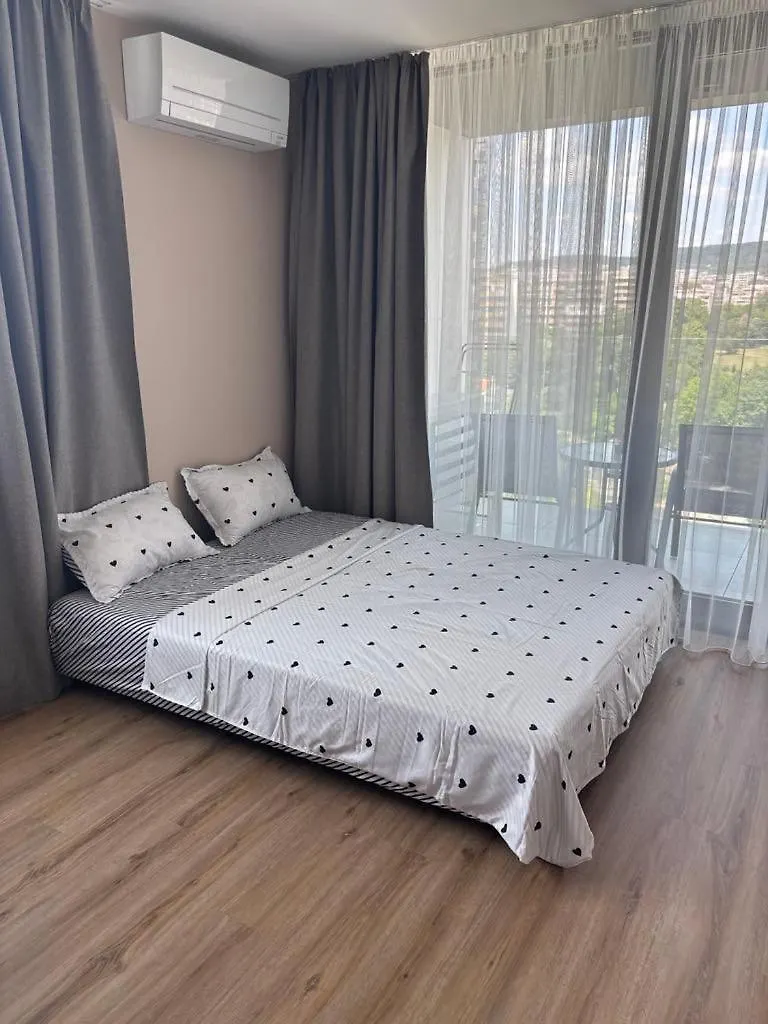 1Br Luxury Apartment With Sea View And Parking Space 瓦爾納 0*,  保加利亚