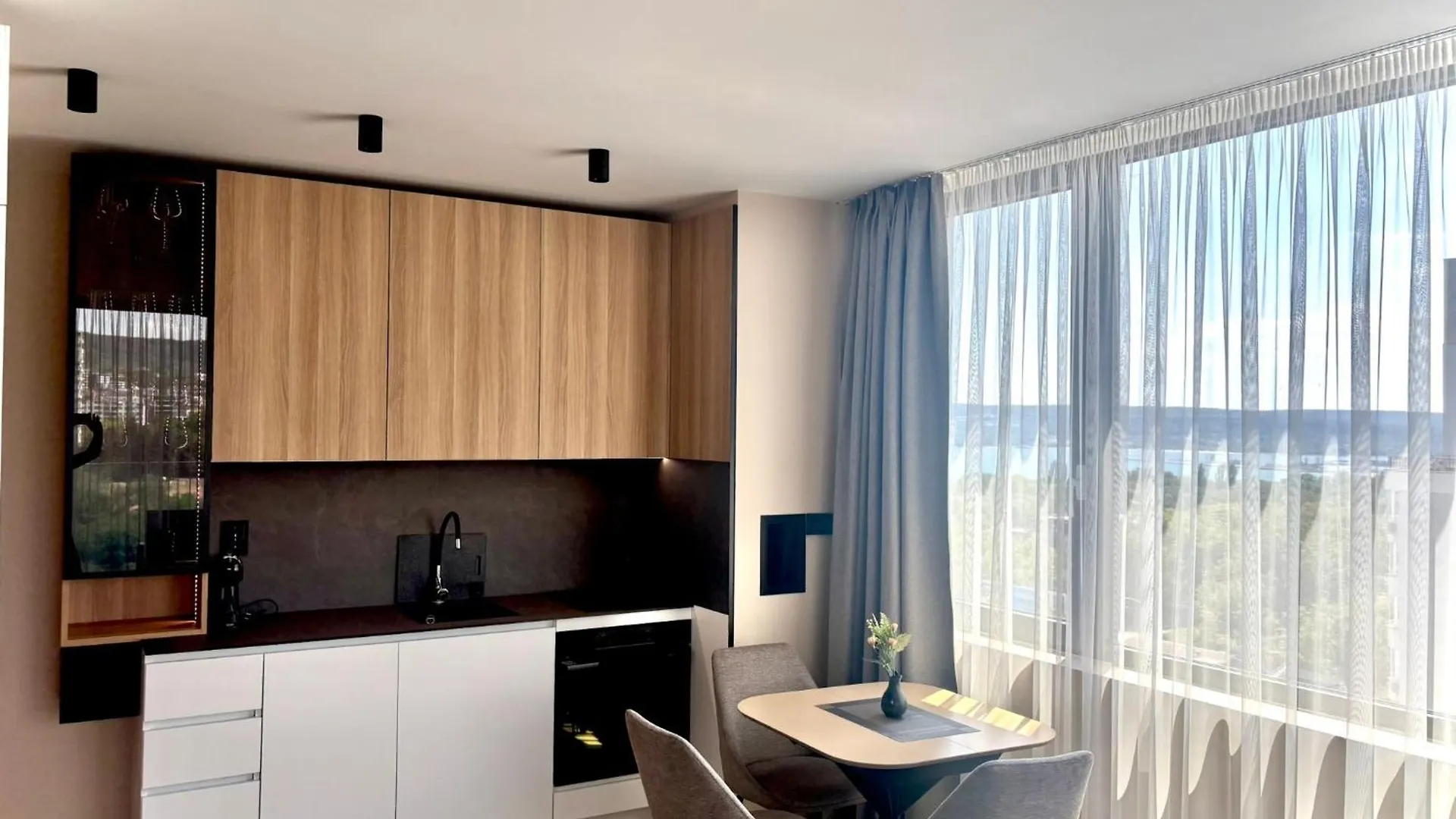 1Br Luxury Apartment With Sea View And Parking Space 瓦爾納
